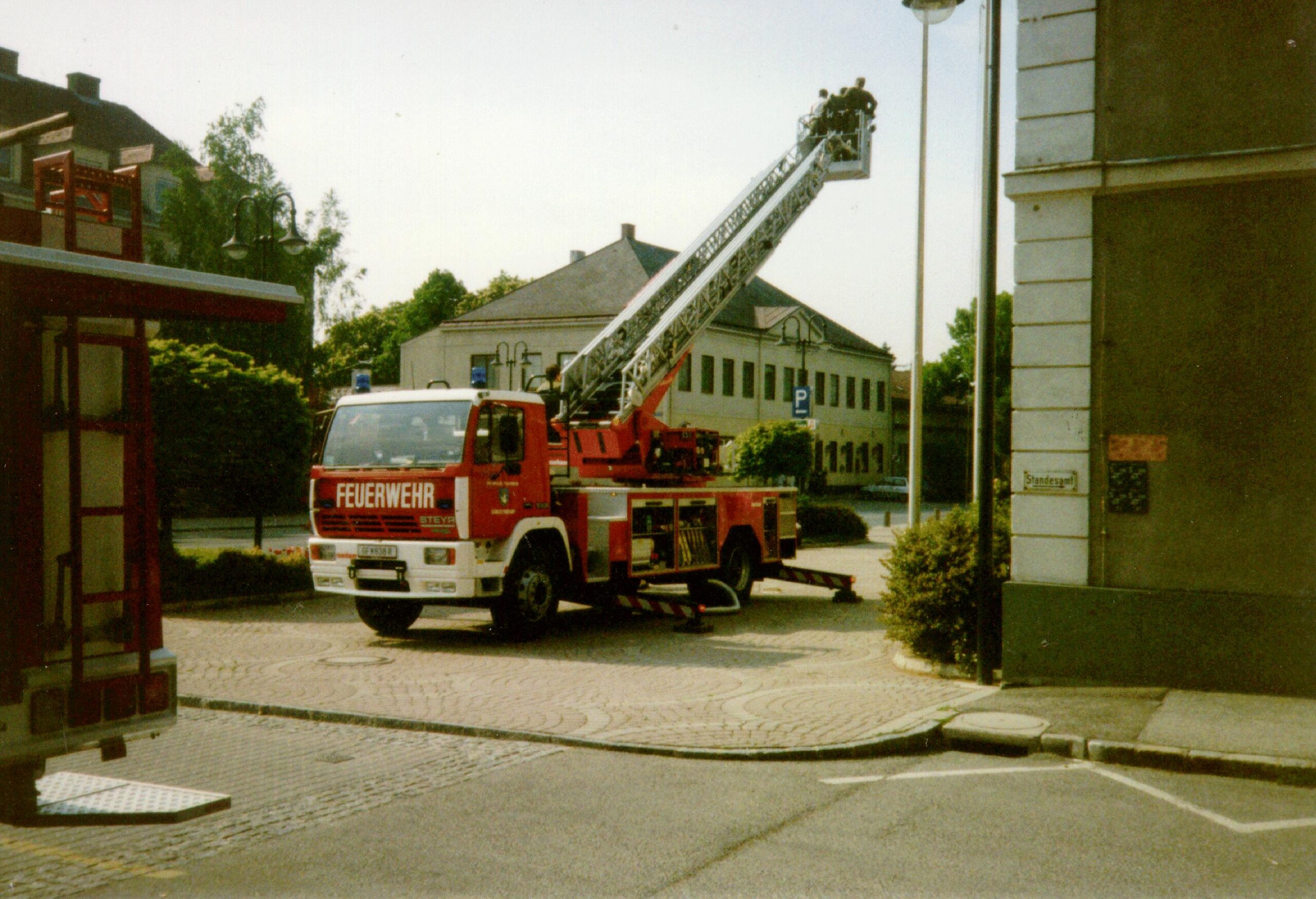 Drehleiter DLK 23/12 der Feuerwehr Gänserndorf
